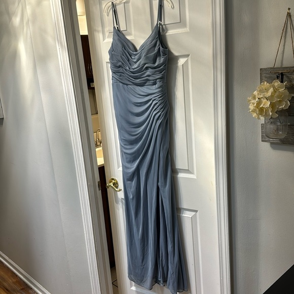 AZAZIE DEANDRA
Mermaid Pleated Mesh Floor-Length Dress Dusty Blue - Picture 4 of 11